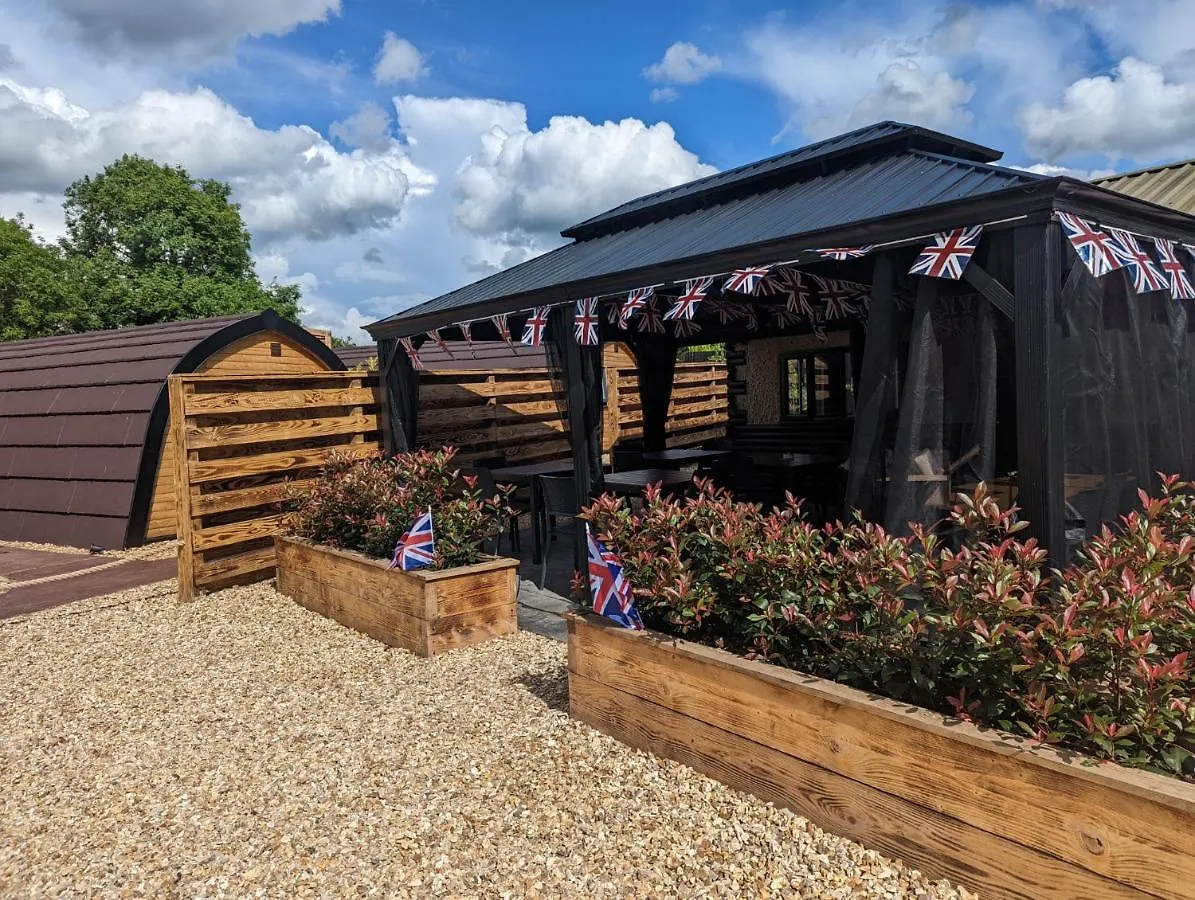Peacock Lake Glamping Nottingham 0*,  United Kingdom