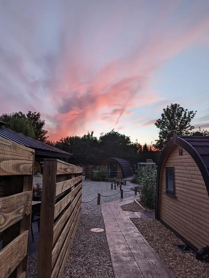 Peacock Lake Glamping Nottingham
