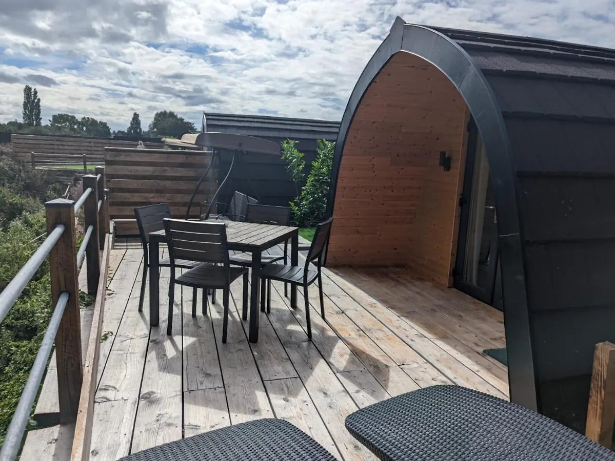 Peacock Lake Glamping Nottingham