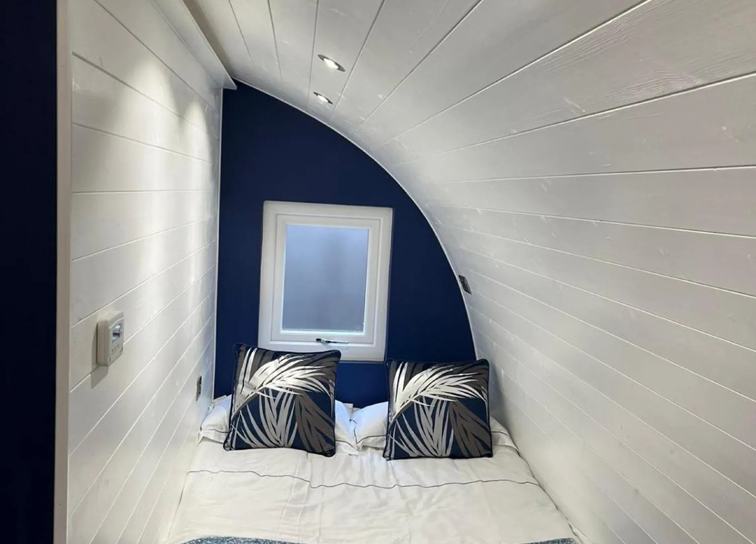 Peacock Lake Glamping Nottingham 0*,