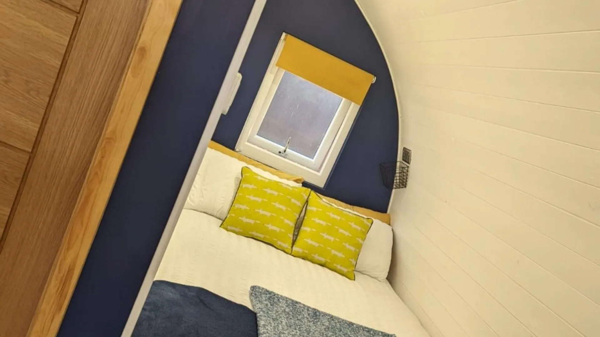 Peacock Lake Glamping Nottingham United Kingdom