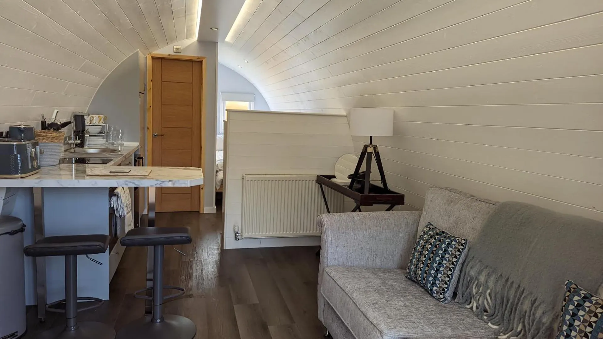 Peacock Lake Glamping Nottingham 0*,