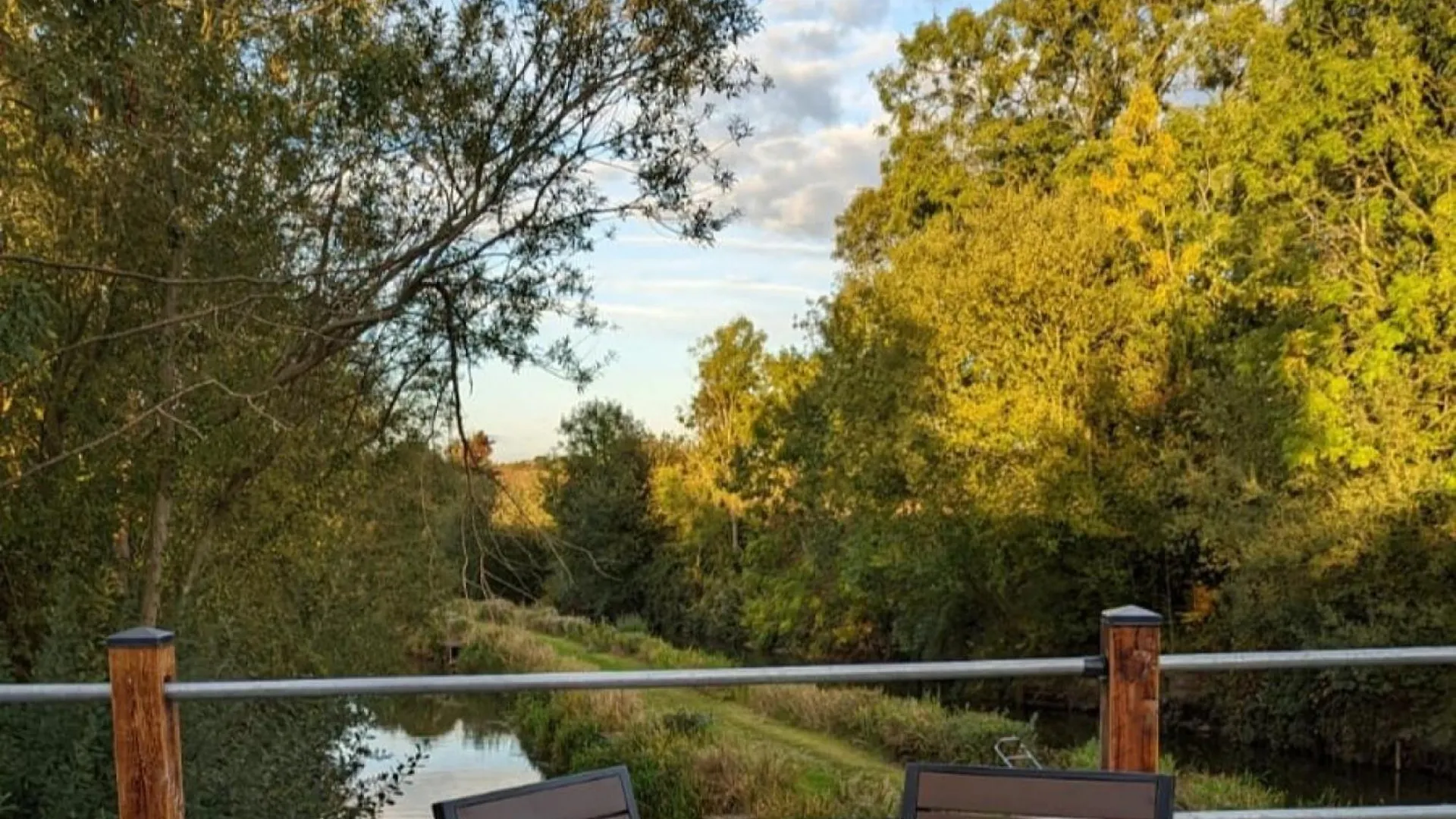 Peacock Lake Glamping Nottingham 0*,